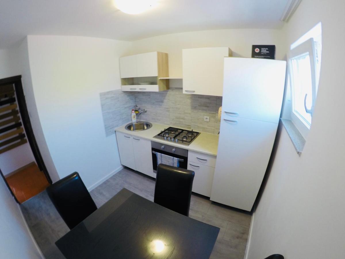Apartments Lopac Jadranovo Εξωτερικό φωτογραφία