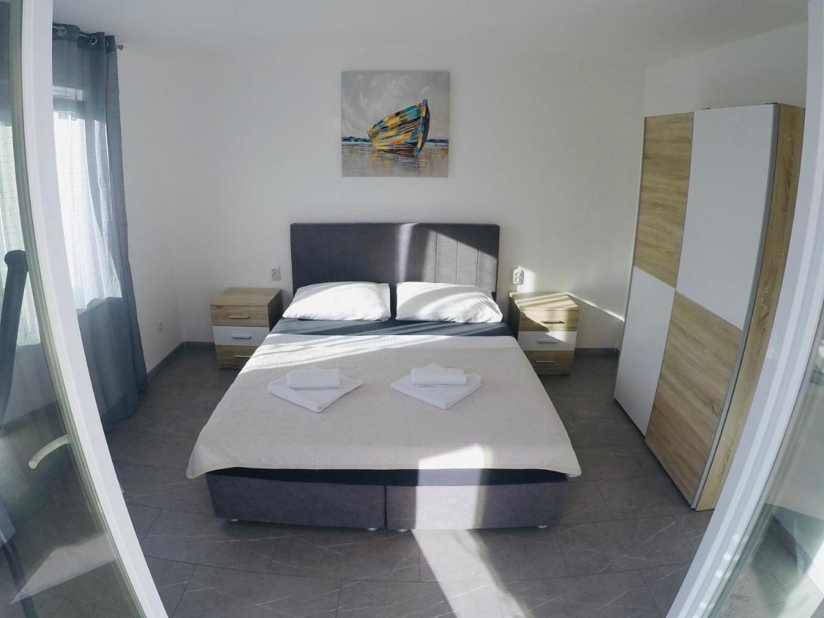 Apartments Lopac Jadranovo Εξωτερικό φωτογραφία