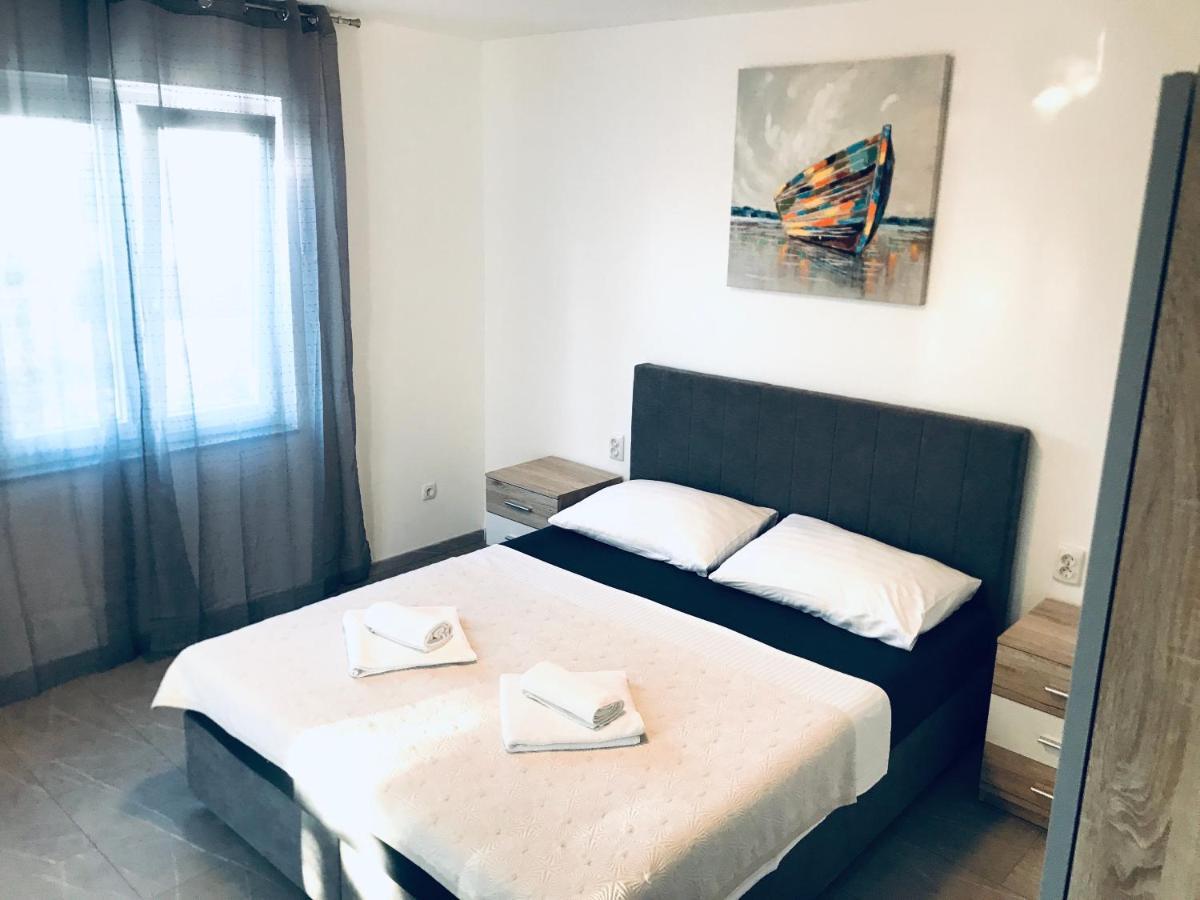 Apartments Lopac Jadranovo Εξωτερικό φωτογραφία
