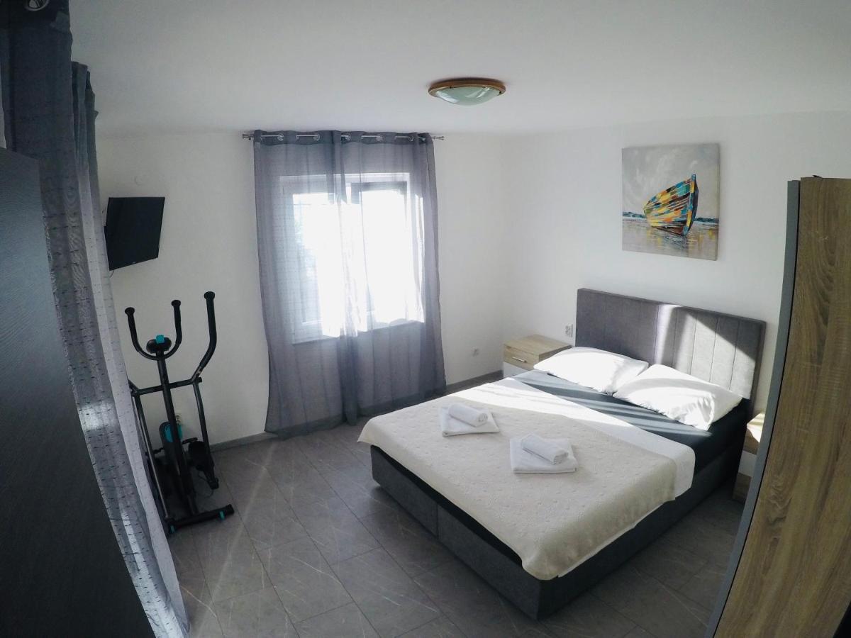 Apartments Lopac Jadranovo Εξωτερικό φωτογραφία
