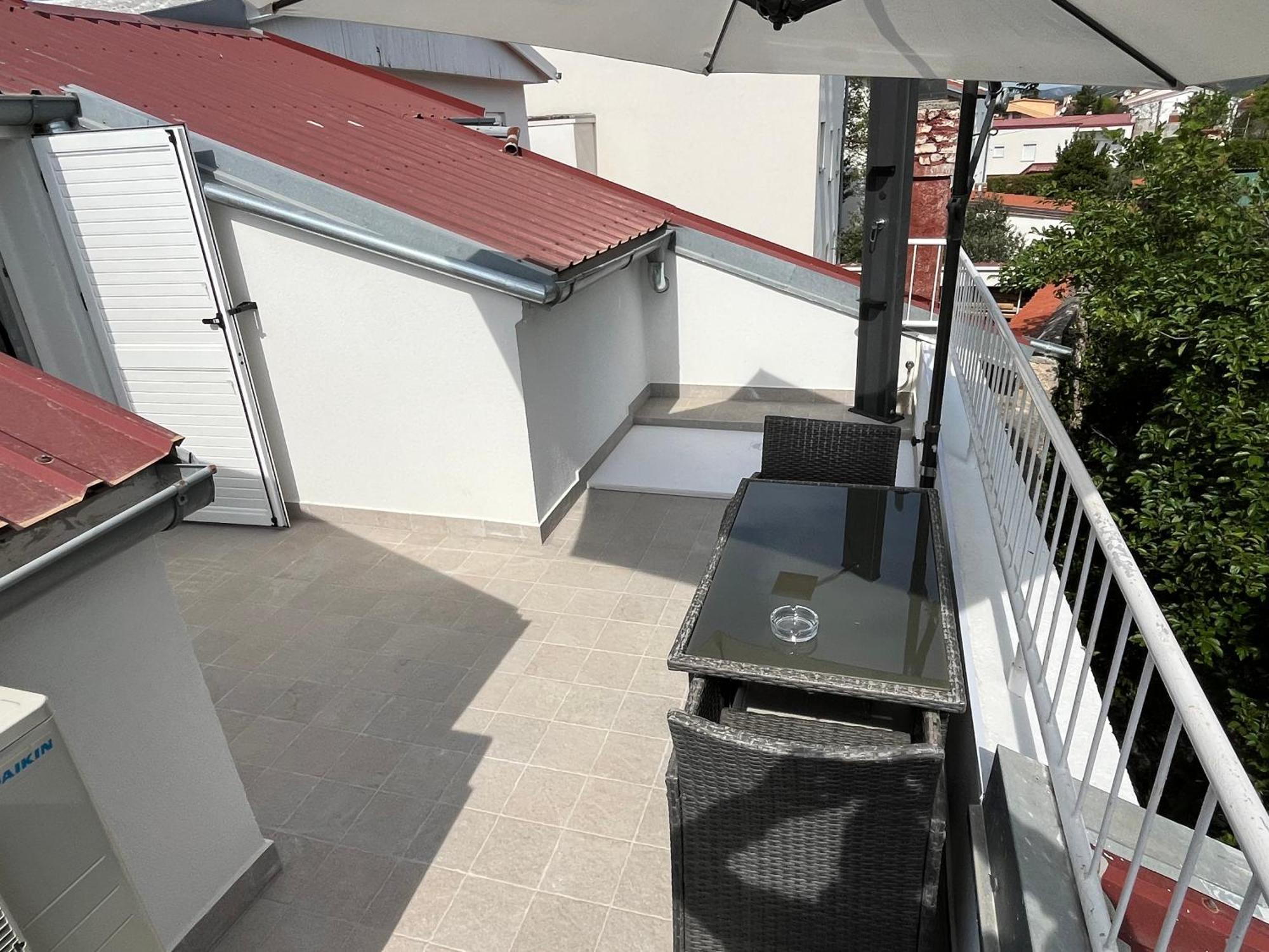 Apartments Lopac Jadranovo Εξωτερικό φωτογραφία