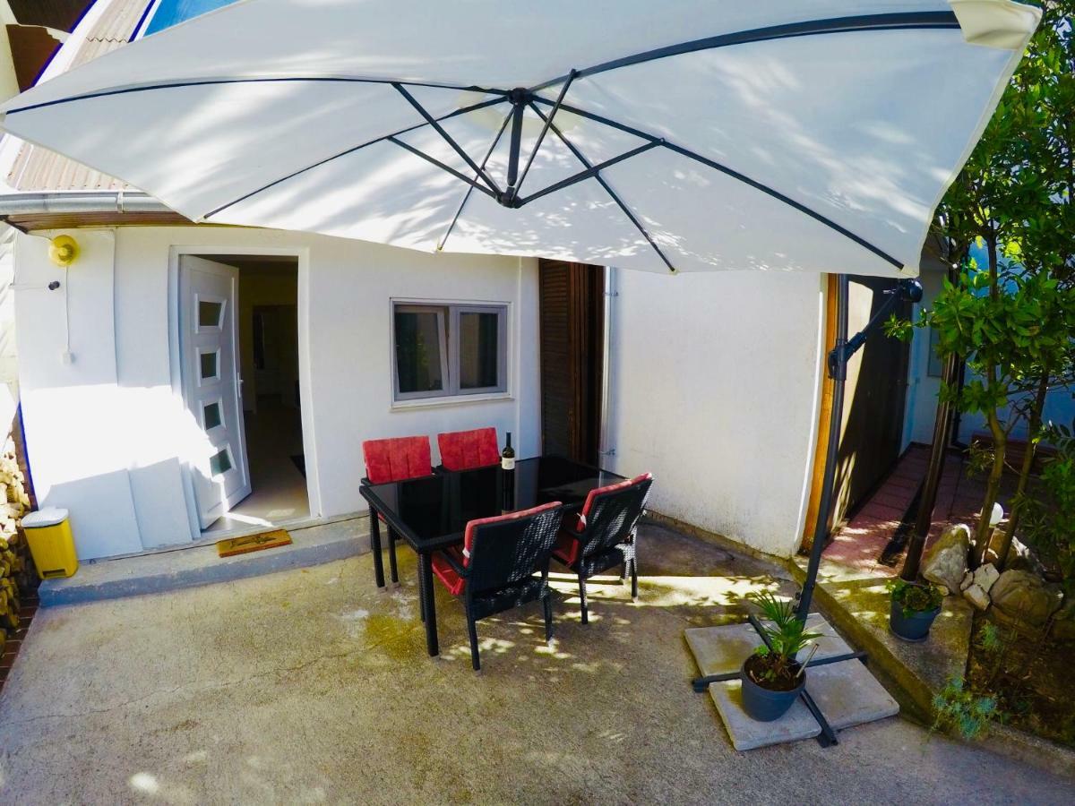 Apartments Lopac Jadranovo Εξωτερικό φωτογραφία