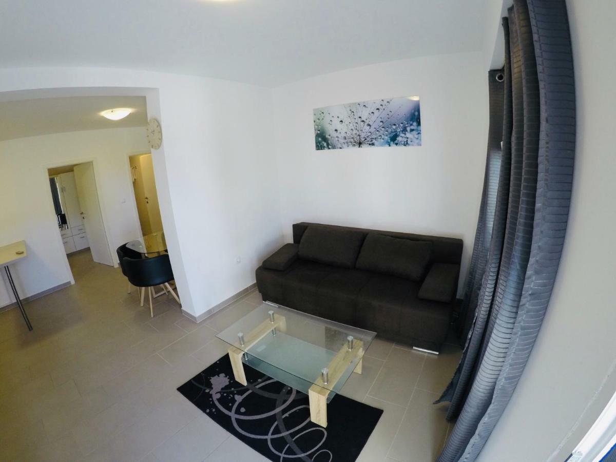 Apartments Lopac Jadranovo Εξωτερικό φωτογραφία