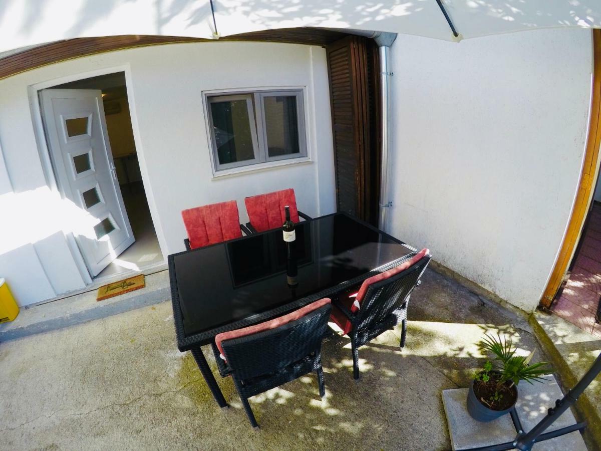 Apartments Lopac Jadranovo Εξωτερικό φωτογραφία