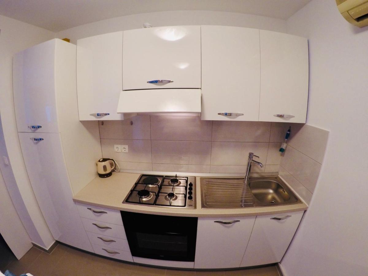 Apartments Lopac Jadranovo Εξωτερικό φωτογραφία