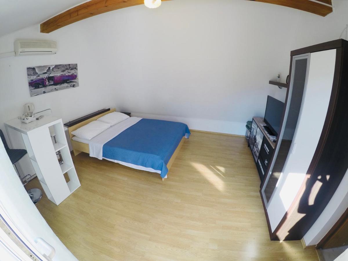 Apartments Lopac Jadranovo Εξωτερικό φωτογραφία